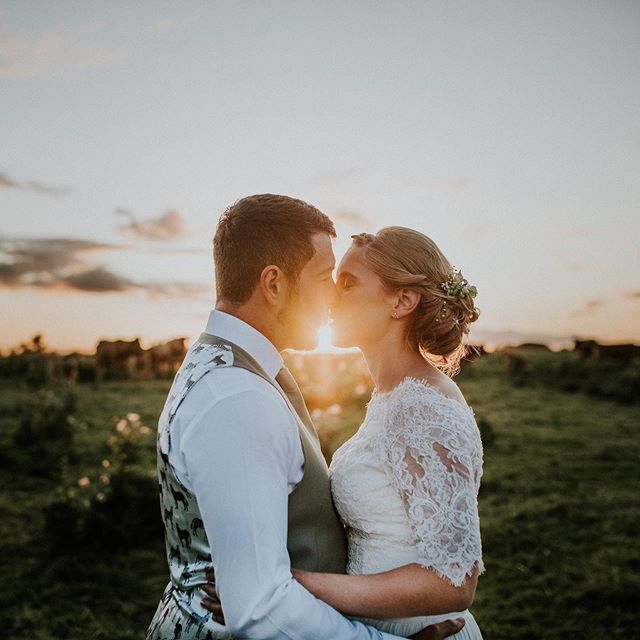 holroydphoto's tweet photo. THAT LIGHT🔥🔥🔥🔥
.
.
.
.
#weddingdress #bridedress #bridaldress #weddingwear #bride #bridehair #hairstyles #weddinghair #weddinginspo #pinterestinspo #bridalwear #bridetobe #bride2020 #bride2019 #wedding #wedding #weddingday #weddinginspo #weddingin… https://t.co/FlFpuoHPSP https://t.co/sfTZoqnOb6