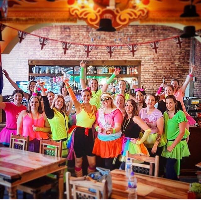 Mr.Fogg had an absolute ball with these rather fantastically dressed group of Hens Today. Surely the best Hen activity in the South East? We think so!!!! 🎩❤🎩❤#neonmadness #hendo #phileasfogg #ginbar #gin #malibuslushie #winners #brighton #hove #touristattractionoftheyear