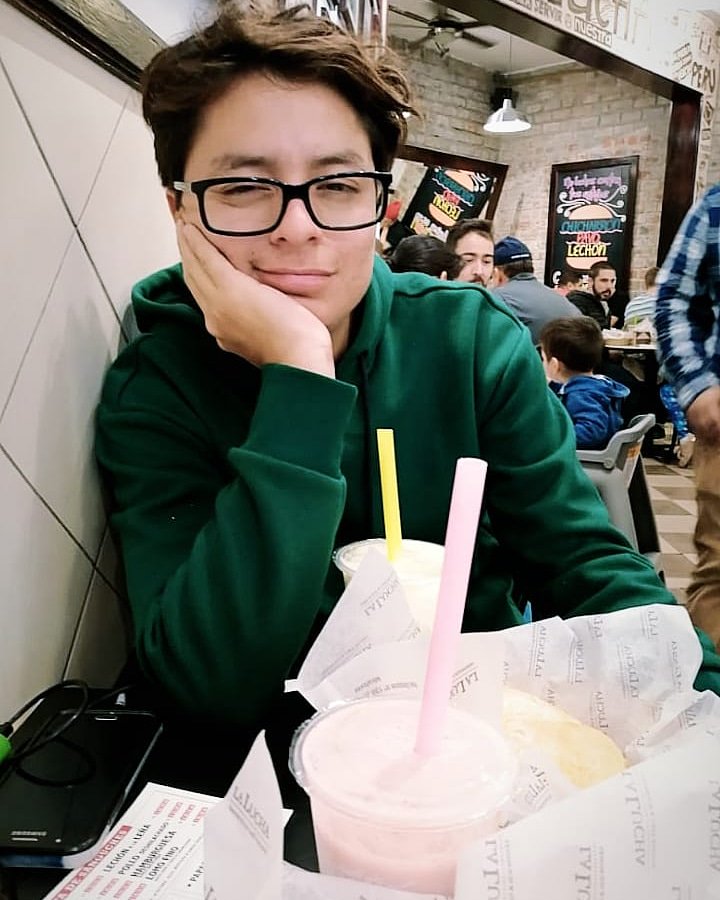 LeytzerD's tweet photo. Que mejor que seguir comiendo #hamburguesa #π .
.
.
.
#green #lalucha #ilike #l4l #me #love #instagram #instagood #moreandless #reflexiones #life #live #night #somebodyelse #Real #miraflores #followforfollowback #pic #pictures #strong #lifestyle #likeforlikes #God https://t.co/KDwoCivGl6