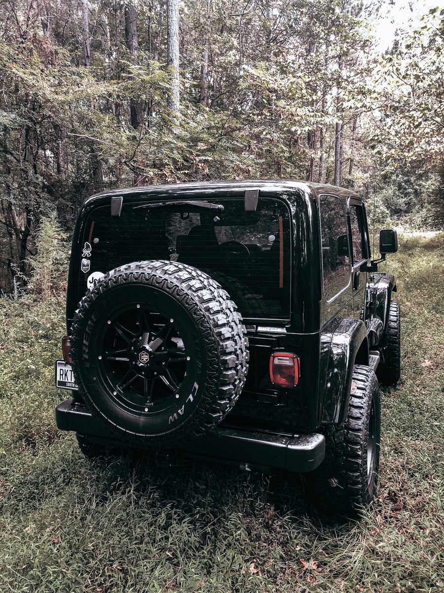 StephenCox_SC's tweet image. Checking cameras. ✔️
Stands Ready. ✔️
Bow dialed in. ✔️

#HuntSC #DeerHunter