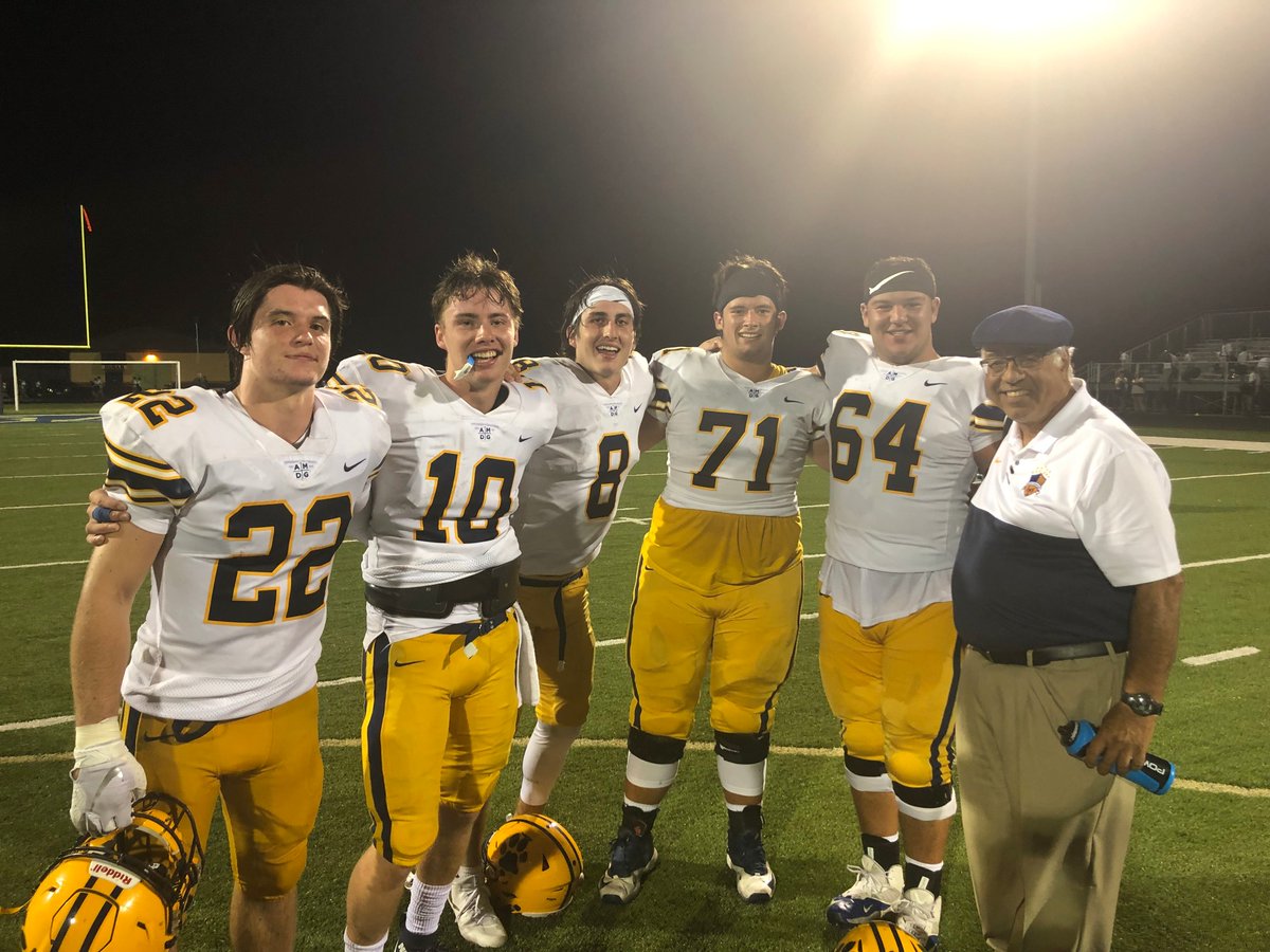 FB: In the greatest comeback in the 106-year history of Saint Ignatius football, the Wildcats overcome a 35-10 deficit to defeat Archbishop Hoban, the No. 12-ranked team in the country.

📰 ignatiuswildcats.com/news_article/s…
#GoCats