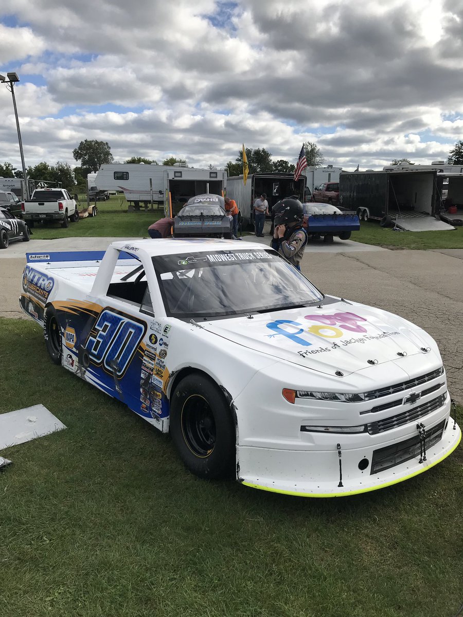 JoeValento's tweet photo. Top ten yesterday at Jefferson Speedway. Inside lane just didn’t go on the start and there wasn’t any passing. Had great truck again but just a one lane track all the way around. 
.
.
.
@ArdentMills #Werehirng | @nitrolubricants | @NAPARacing | @FoJFoundation | @RaceFace_BD https://t.co/JrNidG58jK