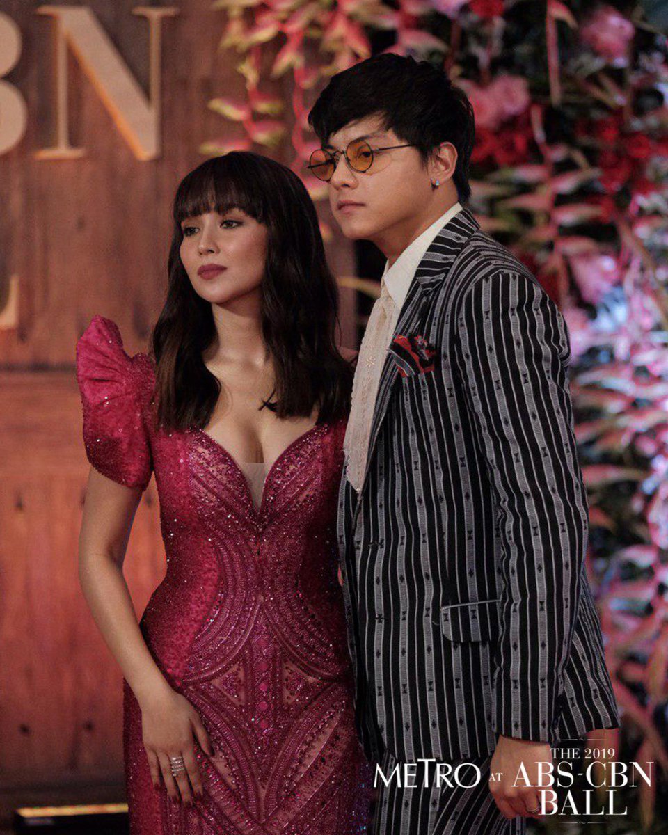 MetroMagPH's tweet photo. The one and only #KathNiel looks so perfect as they walked the red carpet of the #ABSCBNBall2019. #METROxABSCBNBall2019 #KathNiel https://t.co/HUdNo2vg8s