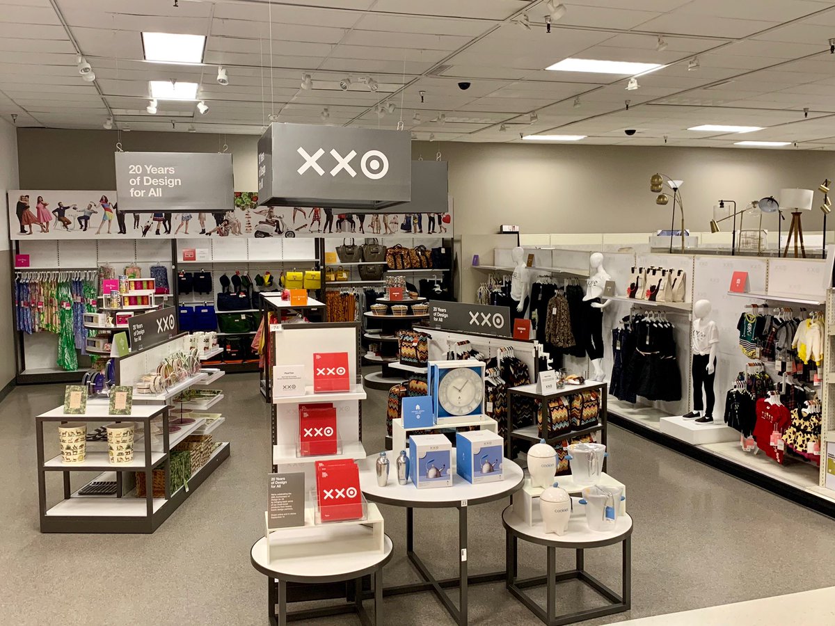 arys_20's tweet photo. Is finally here!!!! XXO 20 years of collaboration with TARGET! Best designers ever #PXXO #XXO #T0324 happy to be part of this amazing project 😘🙌🏻 @AmberHafron @barajas_rj @ColonJosian https://t.co/6qnzjXgK2A