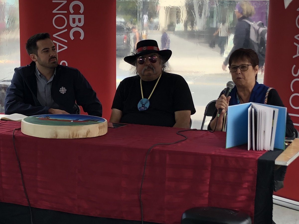 Mi’kmaq authors Alan Syliboy and Theresa Meuse talk about their children’s books with CBC indigenous reporter @nicmeloney at Word on the Street in #Halifax. Drop by the CBC tent @wotshalifax today until 3 pm #cbcns #literacy