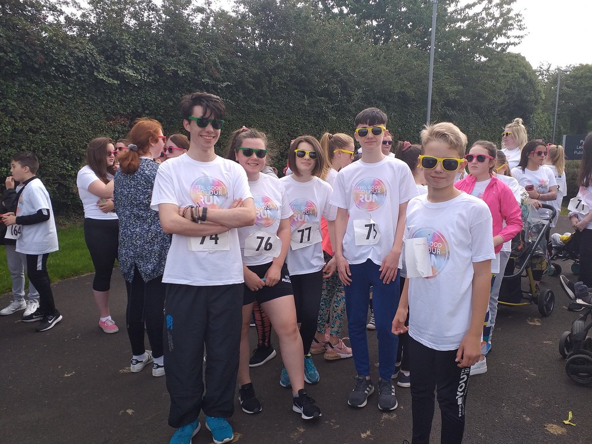 LondonderryYMCA's tweet photo. Young people from YMCA who completed their colour run today. #youth19 #feelgoodfortnight #5Kcolourrun #peace https://t.co/xyXWAkTtdq