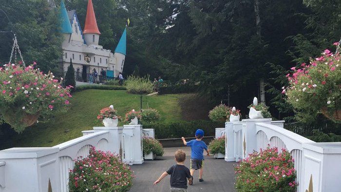 whitemts's tweet photo. Have a magical weekend!
📷: Story Land
#whitemountains #storylandnh #wherefantasylives #weekendinthewhites #summerinthewhites #explorethewhites #explorenh #getoutsidenh #visitnh #nh https://t.co/OV29nOq3vr
