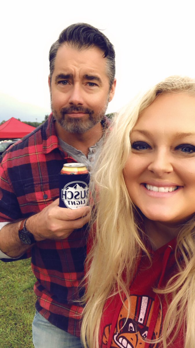 KristinKHinds's tweet photo. #CyclONEnation #BuschLight #Busch #Beer #Tailgating @BuschBeer #CollegeGameDay #CollegeAmesDay #BuschGuy #HesHot https://t.co/dsT9YUqC09