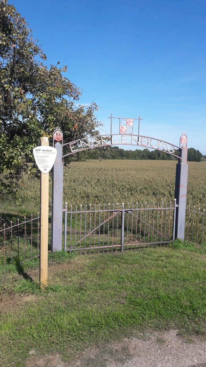 Het 115e Klompenpad is vandaag geopend. Het Engelenburgerpad is een fantastische route geworden dat ook de restanten van het voormalige kasteek toont. Hulde aan de vele vrijwilligers voor hun inzet! <a href="/Denoudendijk/">Den Ouden Dijk</a>. En dank aan <a href="/dagmarkroezen/">Dagmar Kroezen</a> <a href="/SLGelderland/">Stichting Landschapsbeheer Gelderland</a> voor de begeleiding!