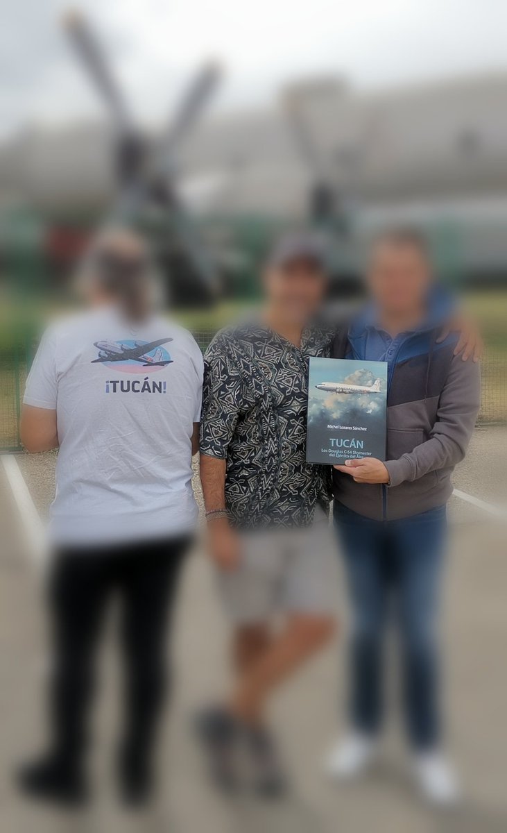 pedrospotter's tweet photo. El proyecto "TUCAN" ha visto la luz, yo ya tengo un elemplar firmado por el #autor Michel Lozares Sánchez
#TUCAN Los #Douglas #C54Skymaster del @EjercitoAire
#FOTOgrAAMA @AmigosMuseoAire #amigosmuseoaire #spotter @AvionRevueInt #librosdeaviacion #aviacion #DC4 https://t.co/6fzk05mrvj