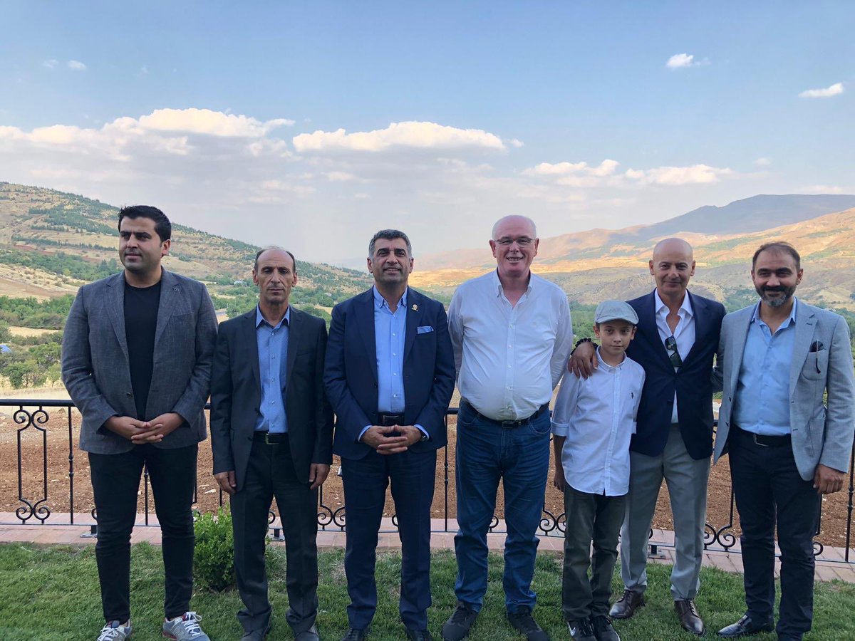 Eskişehir Odunpazarı Belediye Başkanımız Sayın Kazım Kurt ile birlikte turizm ile ünlü ilçemiz #Sivrice' de 60bin metrekare alan üzerine kurulu Eskibağlar Butik Otel'i ziyaret ettik ve bu güzel oteli şehrimize kazandıran Fırat Aral beye teşekkür ederim.