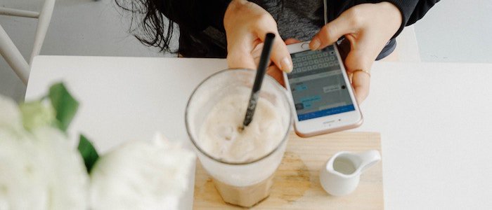 Sometimes the scale of our digital usage can seem frightening 💻 We can feel trapped, stressed and as if we’re expected to be constantly online. In this article, <a href="/LifeCoachingSue/">Sue MacGillivray</a> shares 13 ways to deal with digital overload ➡️ lifecoach-directory.org.uk/lifecoach-arti… #ScrollControl