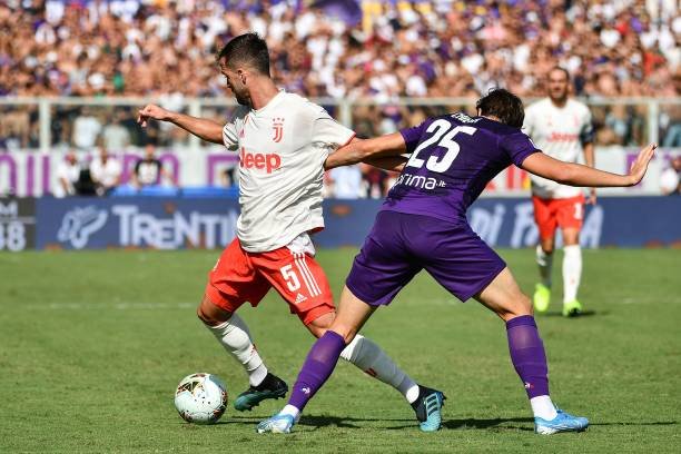 Además de Douglas Costa, Pjanic también acabó lesionado.