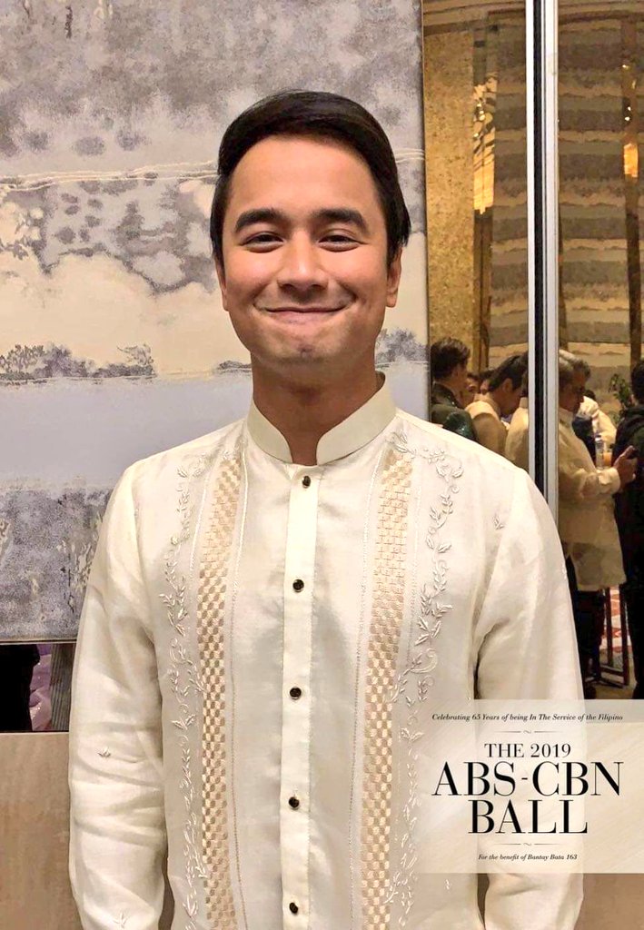 JuanBieOFC's tweet photo. He's so charming, cute and handsome! Overall look and charm of our JM de Guzman! Yellow hearts are all over!

#JUANBIEautifulBallNight
@barbieeimperial @1migueldeguzman https://t.co/OXaQx9Hjtz