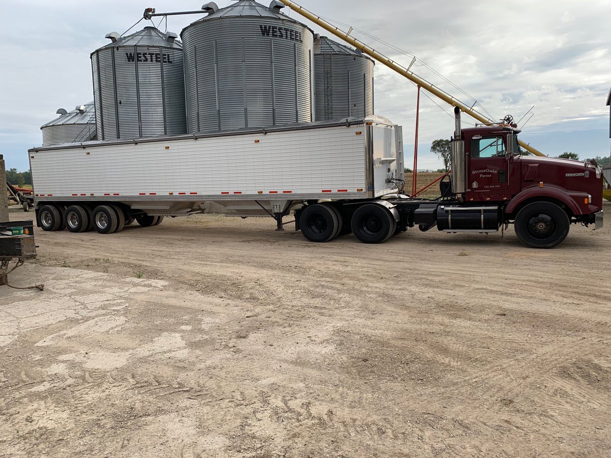 skbiesen's tweet photo. We have the Kenworth all done up the way Curt wanted ! #94Kenworthhisdreamride https://t.co/hY4r9KJm6v