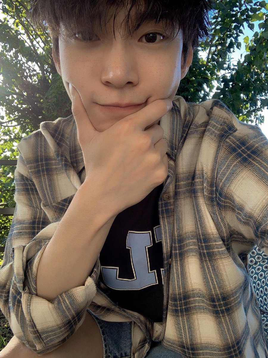 나 tweet media