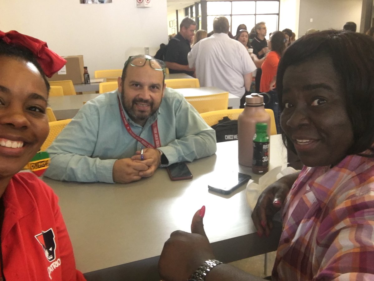 PatrickHenryMS's tweet image. Our wonderful @PatrickHenryMS Game Changers out and about @TeamHISDs data driven Symposium! @HISD_Assessment #datarichyear 🏈 shout out to Mr. Mendez, Ms. Lee, Ms. McNeil &amp;amp; Mr. Perez! @NnadiDiaries @jasonldavila