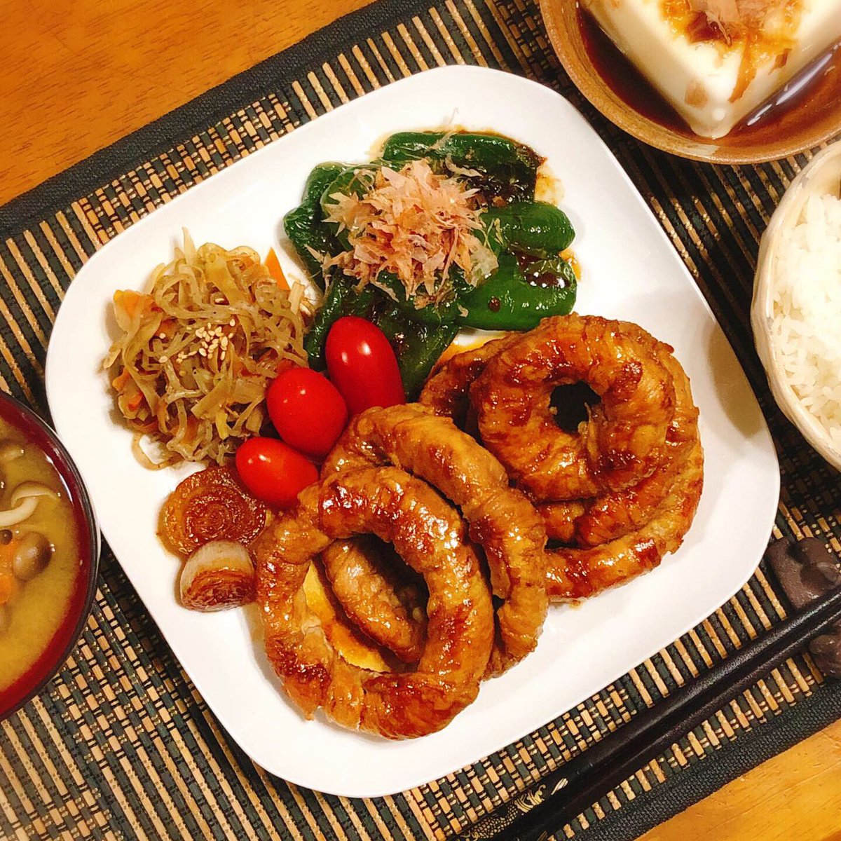 宮坂美帆 Twitterissa 肉巻きオニオンリング 玉ねぎと豚肉は相性がいい 見た目もかわいく 食べ応えもある 晩ごはん おうちごはん 夜ごはん 夕食 食事 料理 Cooking 肉巻きシリーズ 肉巻き玉ねぎ 肉巻きオニオン 玉ねぎの肉巻き 見た目大事