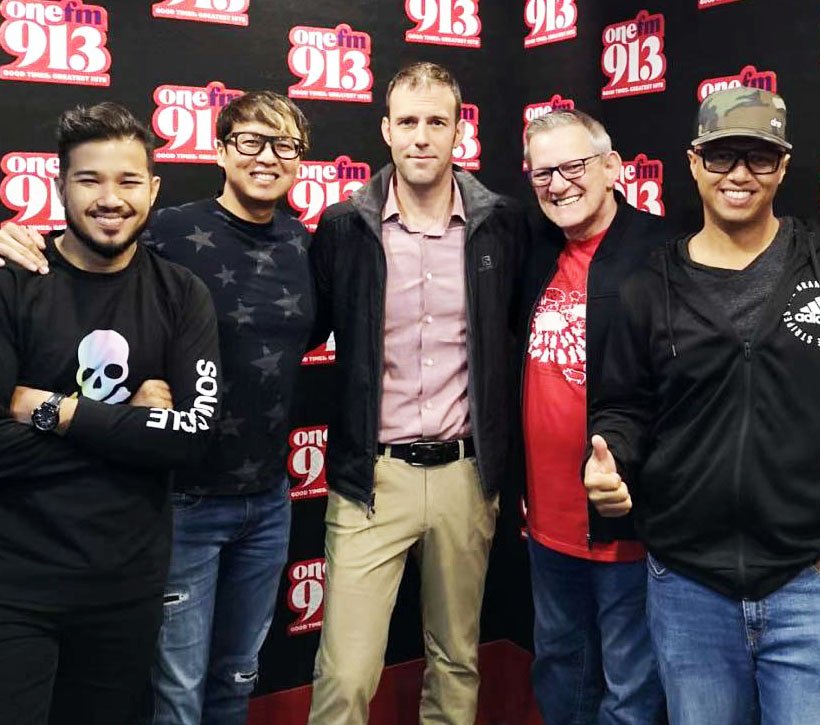RyanPyle's tweet photo. I had an amazing time with Glenn Ong and the Flying Dutchman on One FM 91.3 in Singapore. We discussed my upcoming Extreme Trek which will premiere on 9/17. @onefm913 @bbcearth #bbcearthasia #ExtremeTreks #bbcearth #Radio #RyanPyleLive #Interview #onefm913 #onefmsg #glennong https://t.co/6X4JREn3rk