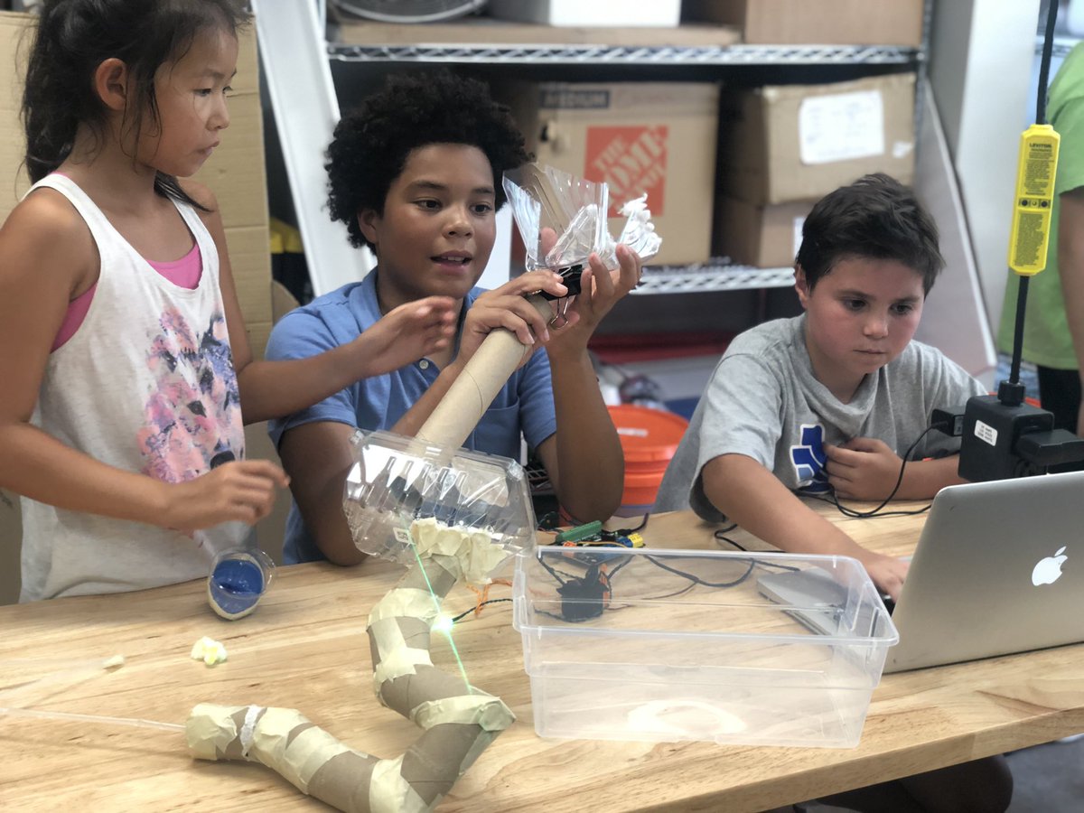 KA_teach's tweet image. Making and coding models to demonstrate how the different body systems work. Putting our knowledge into action! #aislearns #learningisfun #STEAM #InquiryMindset