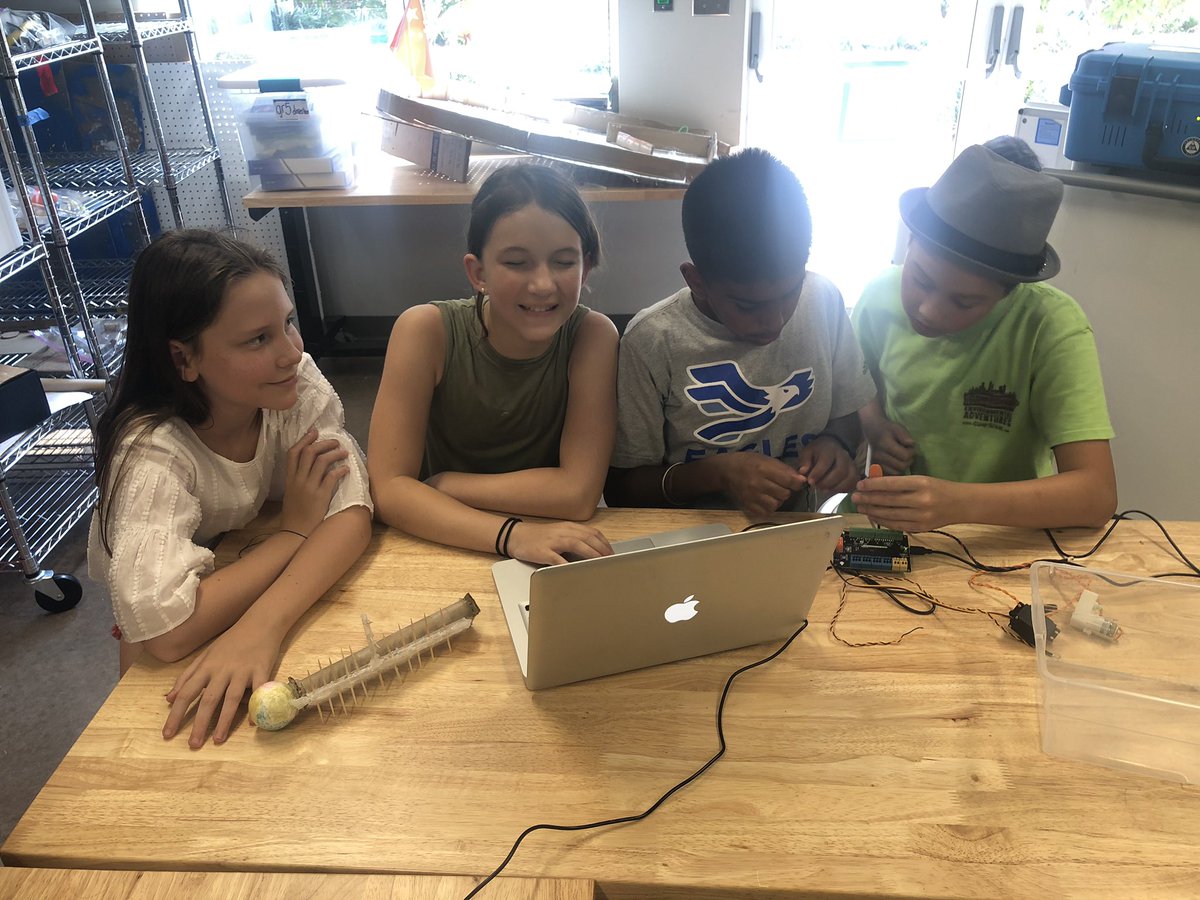 KA_teach's tweet image. Making and coding models to demonstrate how the different body systems work. Putting our knowledge into action! #aislearns #learningisfun #STEAM #InquiryMindset