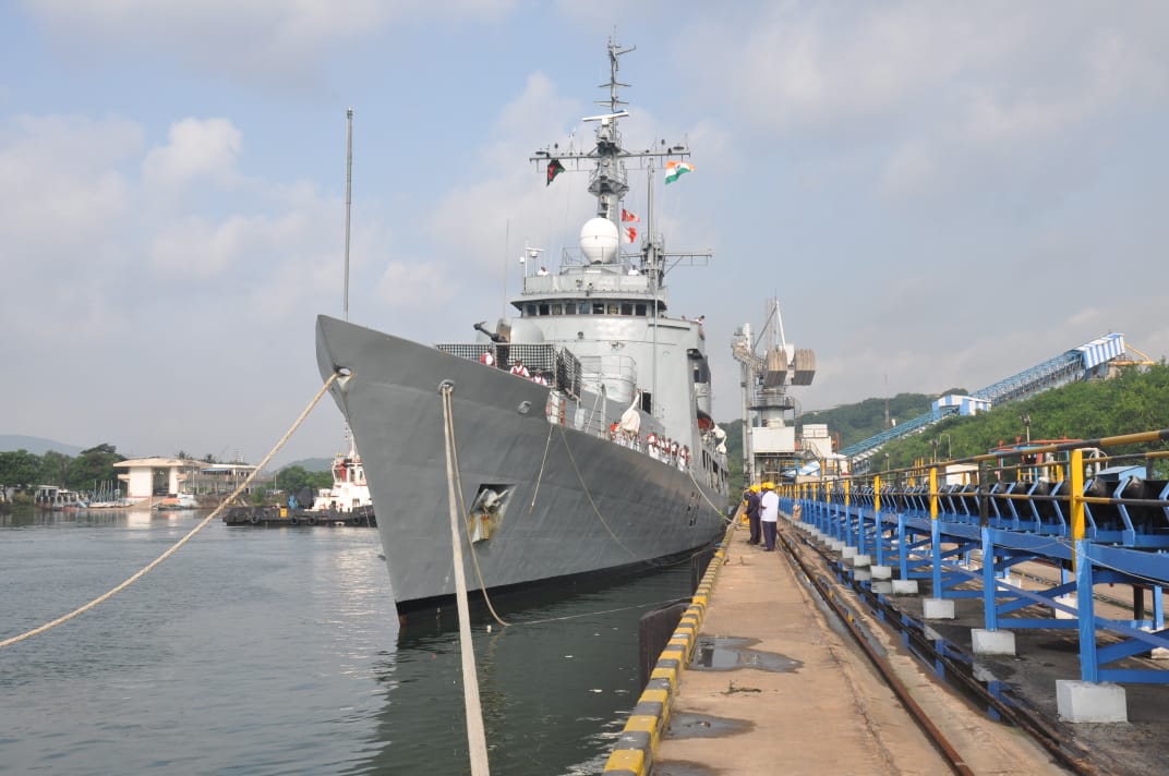 indiannavy's tweet photo. #BridgesofFriendship #EasternNavalCommand accorded a warm welcome to #BangladeshNavy Ship (BNS) #SomudraAvijan at Visakhapatnam today. On a four day #GoodwillVisit, activities b/n the two #navies include #ProfessionalInteraction & cross visits. #MaritimeDiplomacy #IndianNavy https://t.co/Xm5gJ30wd0