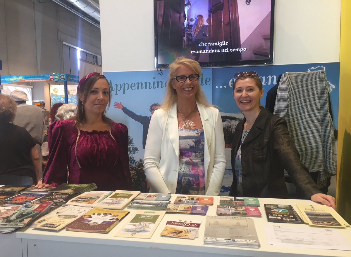 fmfeye's tweet image. Sorprese al @SaloneCamper #Parma puoi incontrare in stand @turismoER @CastelliDucato Babette di Francia che visse a Reggia @COLORNO , Matilde di Canossa, Paola Gonzaga che visse a @RFontanellato #teamatwork @campermagazine @VitainCamper @camperonline @Camperlife_IT @TurismoOggi