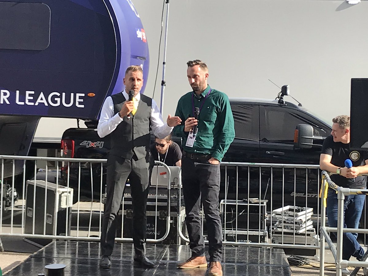 MandieMooMoo's tweet photo. Listening to @hucks6dh6 and @michaeljbailey talk football and haircuts 💇♂️
#ncfc #bottlebar #epl #carrowroad https://t.co/PnLy9F56kI