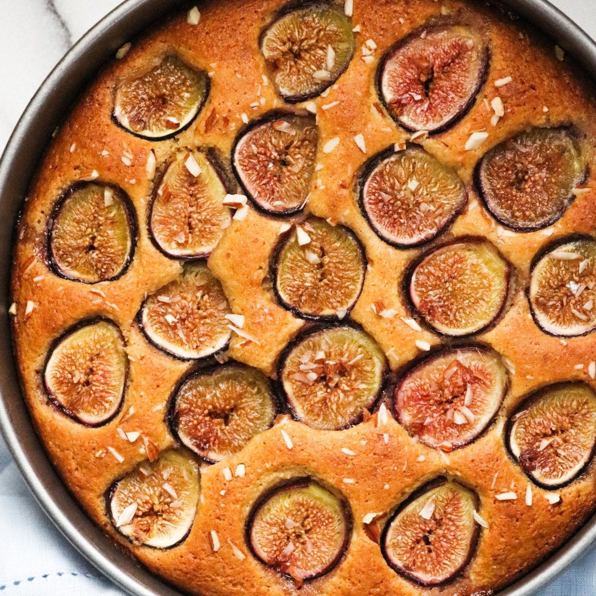 Mokhado's tweet photo. There's nothing quite like the unique taste and texture of fresh figs, and while they’re in season we love creating delicious bakes like this Fig and Almond Cake, made with #MacadamiaOil ✨

Don't forget to show us your creations! #MokhadoOil

Recipe 👉 https://t.co/Dka72RrDWj https://t.co/ANql2uqwpE