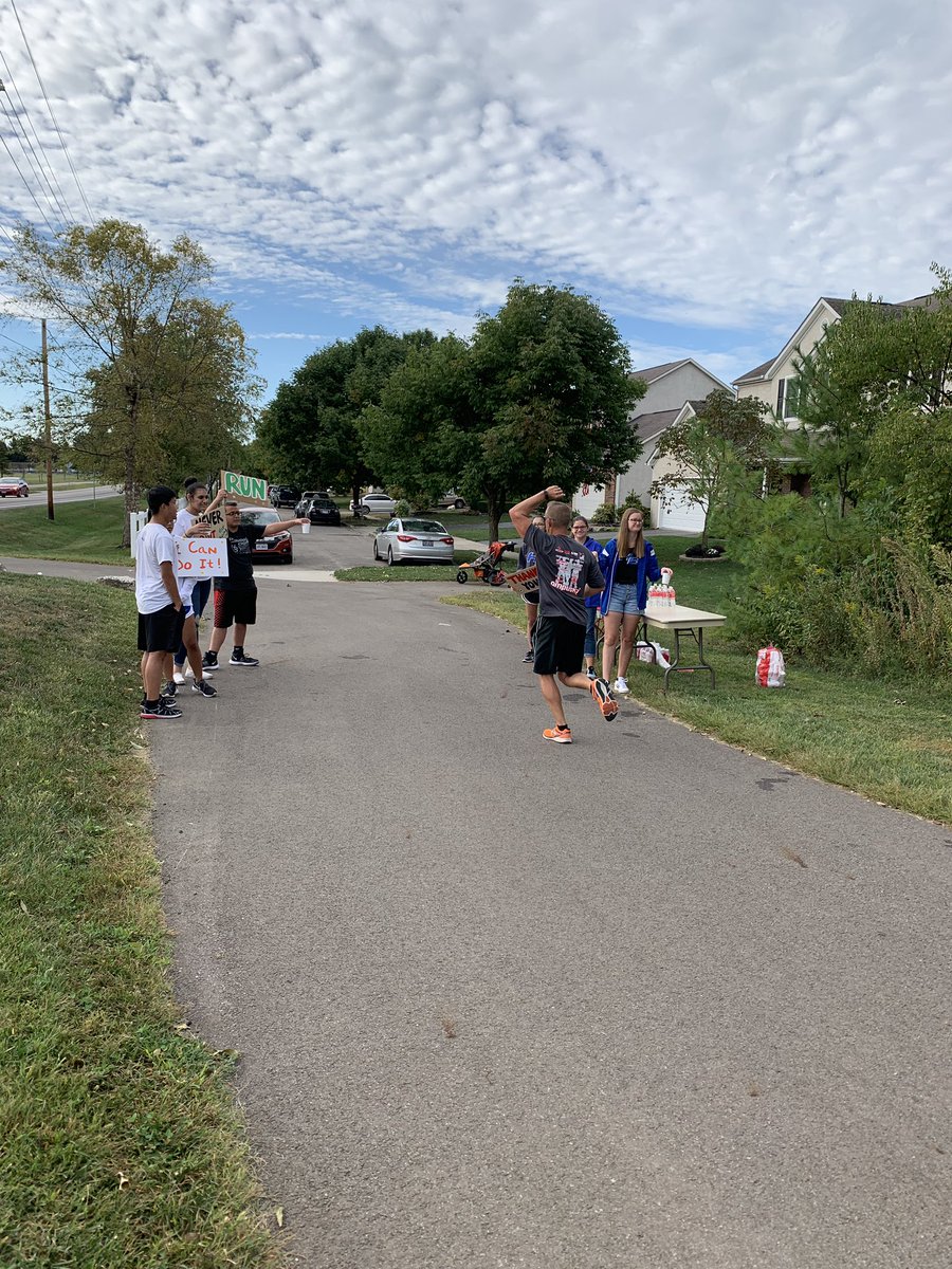HBHSInteract's tweet photo. Bradley Interact Club volunteering at “Run to Remember” 9/14 https://t.co/n3oIokX2WZ