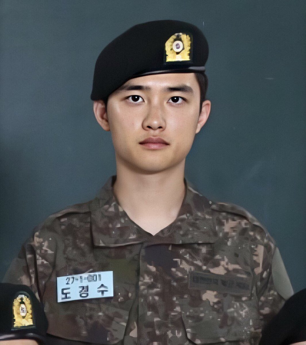 sungtaerim's tweet photo. @B_hundred_Hyun Today I think of our soldiers https://t.co/mZZS4nSfRC
