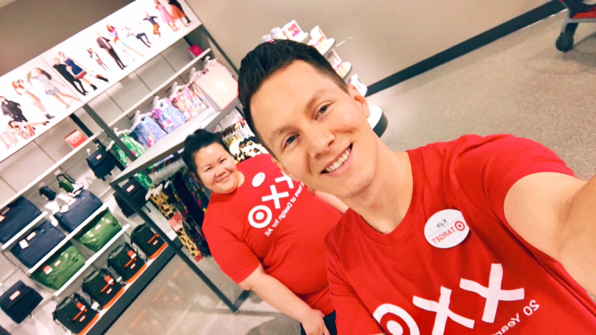 Kyle_T0313's tweet photo. Happy Launch Day!
Hope everyone has a fun and amazing launch today. XXO Kyle
#XXO #Target20 #Style #Target @drew_arrington @tracyacurry1 @salamlazkani https://t.co/kyYBL8kDDJ