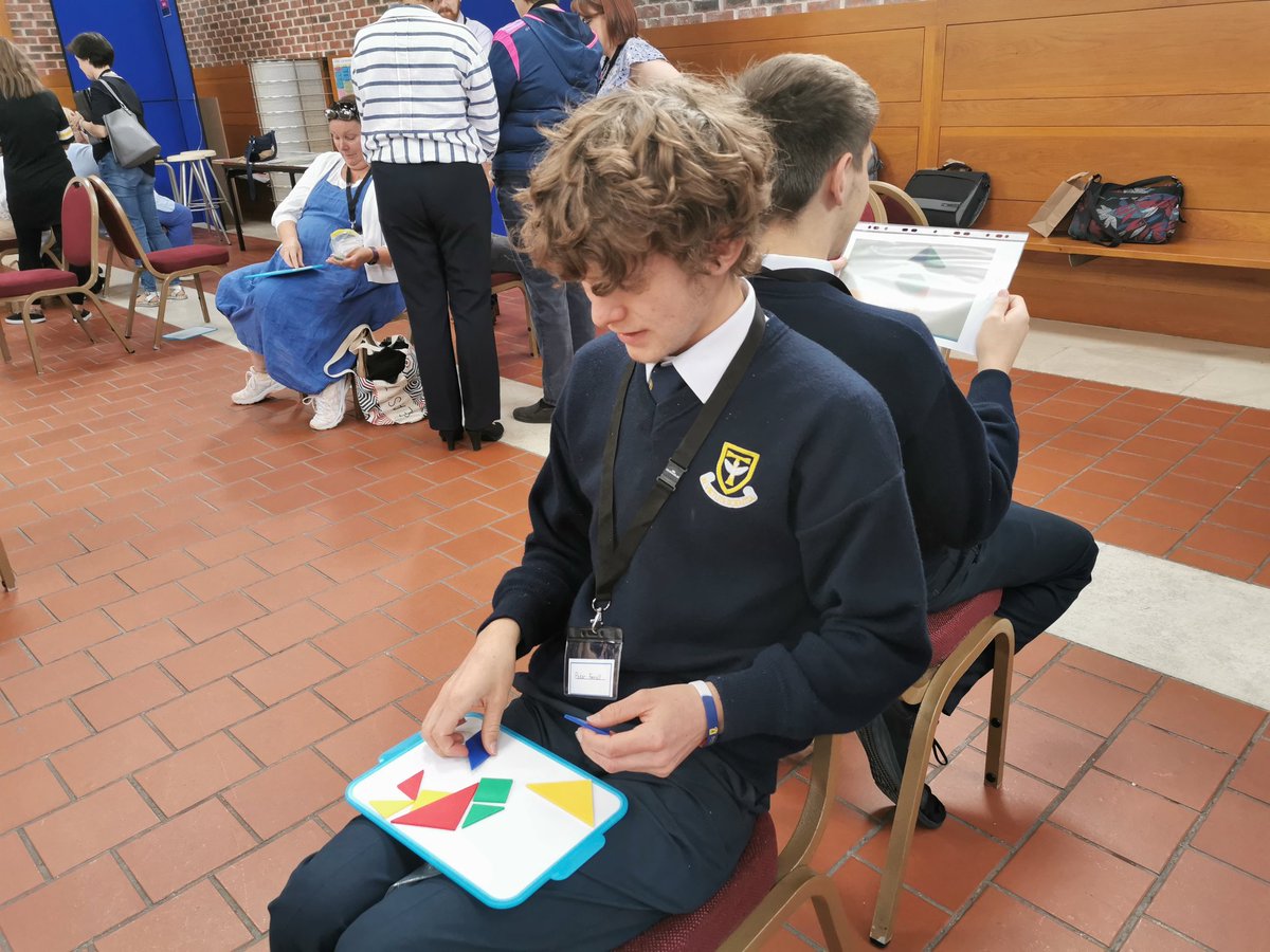 TempleogueCSSp's tweet photo. Our students had an enjoyable day at the inaugural #JCScienceSymposium in Cork. Our students took part in workshops and shared their experience of science CBA's with science teachers. https://t.co/1FTIntuOYE