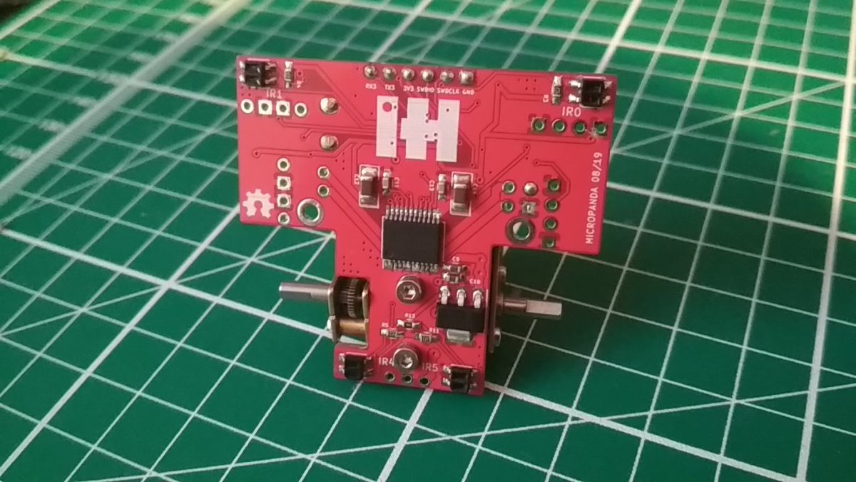 JavierIH's tweet photo. Ya tengo colocados los dos motores en configuración de Tetris #micropanda 🐼 https://t.co/niUX9HbwEE
