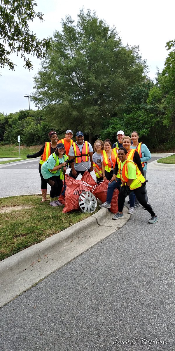 Jbstep13's tweet photo. APEX @CivitanPeak Club #KeepingTheCommunityClean🏡 @townofapex @AdoptAHWY @NCDOT #adoptahwy #ServiceIsKey #AdoptAHighway🤗‼🌸🌿🦋 #URWelcome2JoinUs ☺ https://t.co/1yAoaR6xYz