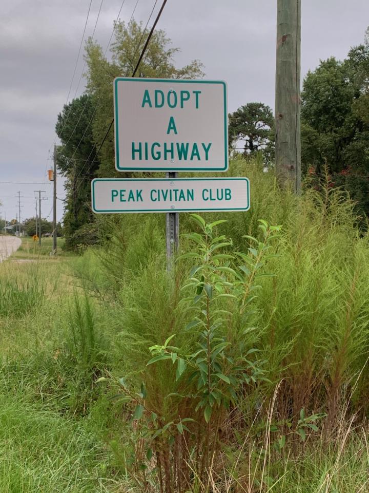 Jbstep13's tweet photo. APEX @CivitanPeak Club #KeepingTheCommunityClean🏡 @townofapex @AdoptAHWY @NCDOT #adoptahwy #ServiceIsKey #AdoptAHighway🤗‼🌸🌿🦋 #URWelcome2JoinUs ☺ https://t.co/1yAoaR6xYz