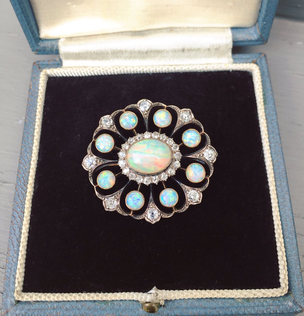 Wow... #opal #diamond #brooch