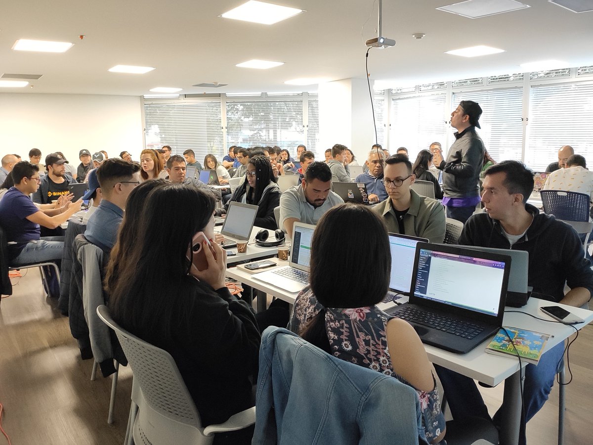 node_co's tweet image. Gracias comunidad de #Bogota por su full asistencia y a @hugeinc por patrocinar este #WorkshopDevelopment