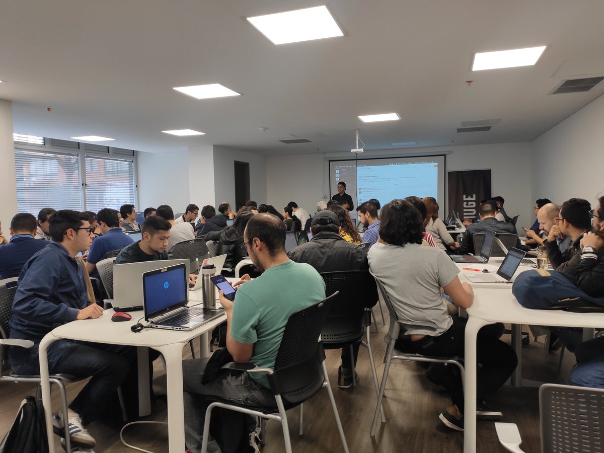 node_co's tweet image. Gracias comunidad de #Bogota por su full asistencia y a @hugeinc por patrocinar este #WorkshopDevelopment