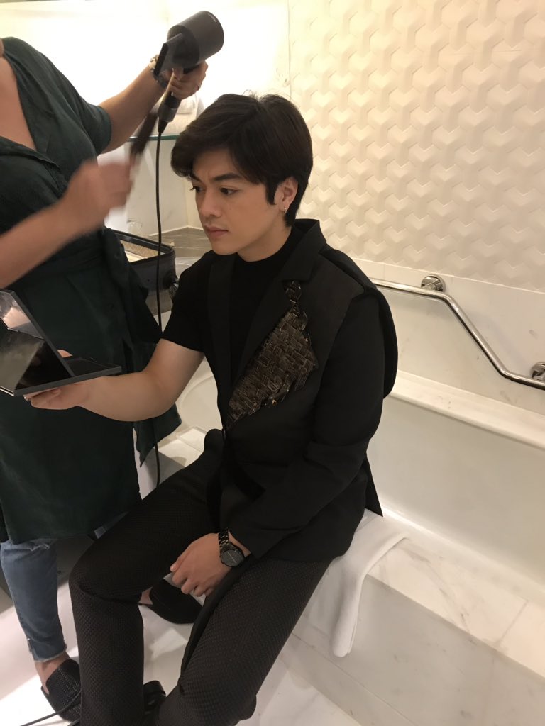 drealmckoi's tweet photo. Lakas maka KPop ng look dito

Mas bet talaga pag ganito ang hair diba. Agree kayo? 

@hashtag_CK 

 #ABSCBNBall2019 https://t.co/AoUtPrj4MX
