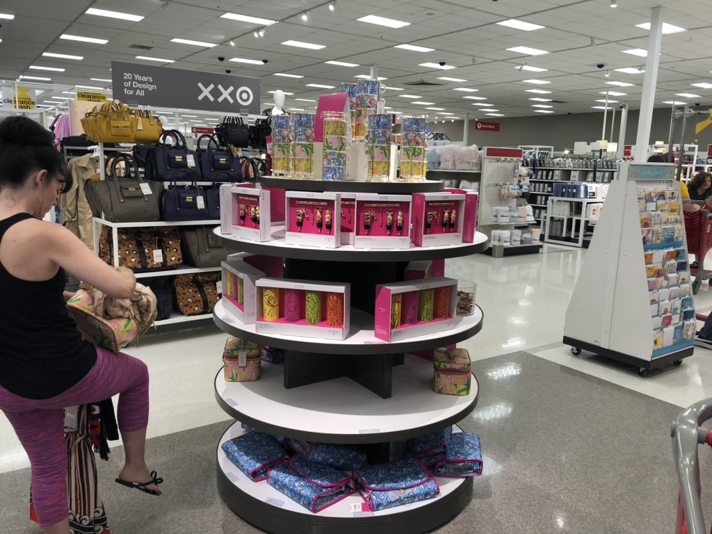 DisneyfiedAsh's tweet photo. Winter Garden Target has a decent stock of #Target20 as of 11:00am. I really wanted the porcelain #LillyforTarget bowls but they were gone; got my other wish-list #MissoniforTarget serving platter though! Cc @OneGoldenSun @brandiORL https://t.co/7J1zw9nnmU