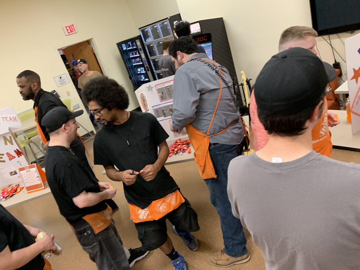 Aaron_5024's tweet photo. Key 3 having a little fun with Total Teams Day. #OwnTheMoment5024 https://t.co/5kxUF6Csza