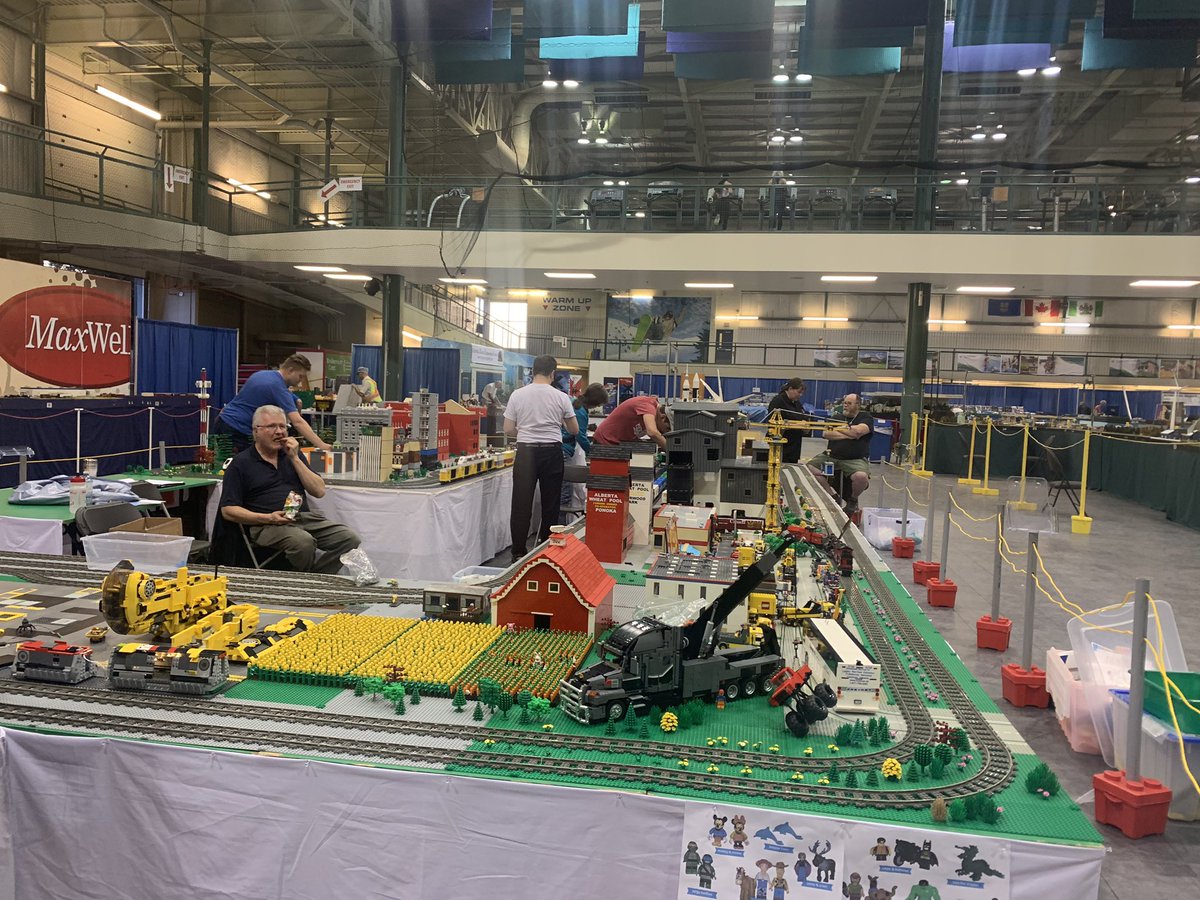 HTHLEGO's tweet photo. Getting all set up for the great Edmonton train show @LEGO_Group https://t.co/4ullwikx77
