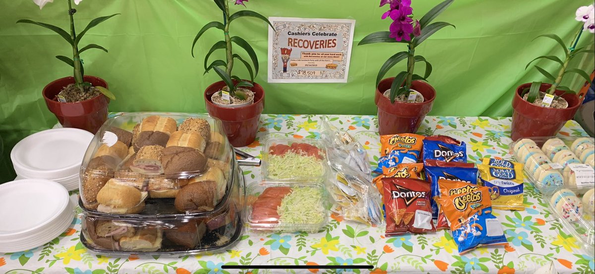 teresa39002397's tweet photo. Fantastic job going out to the entire front end at store 6327! They are celebrating today with  a Sub Sandwich party for outstanding recovery results  !! Very proud of you team 🥇Looks amazing Glenda Thank you @teresa39002397 @RyanCliburn @EfrenExports @heidihorupp https://t.co/LNyBlLPvj1