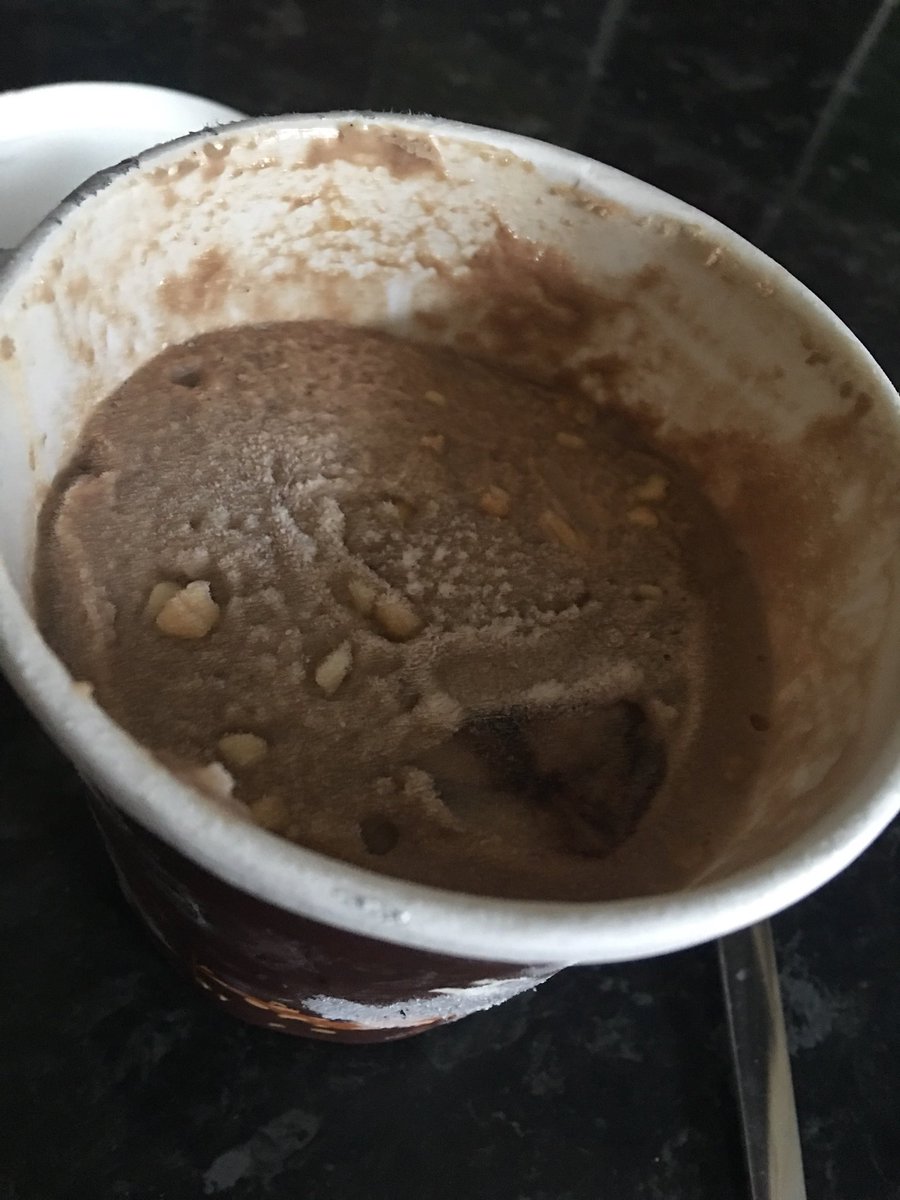 JessRWilkinson's tweet photo. @HaloTopCreamery where’s the rest of my ice cream?! https://t.co/rAEpcbDrht
