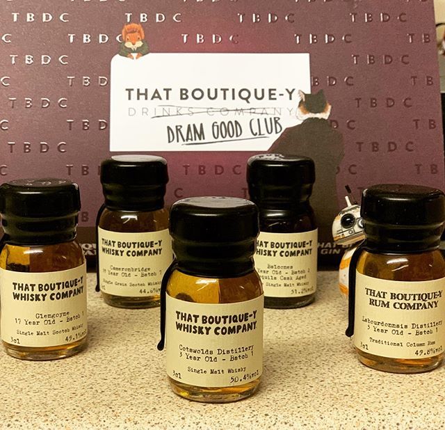 dvdbloke's tweet photo. Let’s crack open this lovely tasting set from @boutiqueywhisky Start off with the @cotswolds_distillery I think. 🤤 #DramGoodClub
#BoutiqueyWhisky
#BoutiqueyRum https://t.co/3B8XdTNEp9 https://t.co/CBX2bSD06w