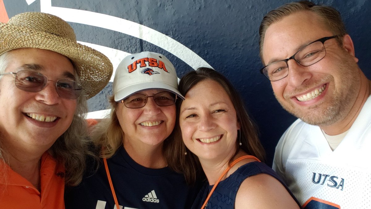 kairosroach's tweet photo. #utsavsarmy https://t.co/9YEsc5GMVf