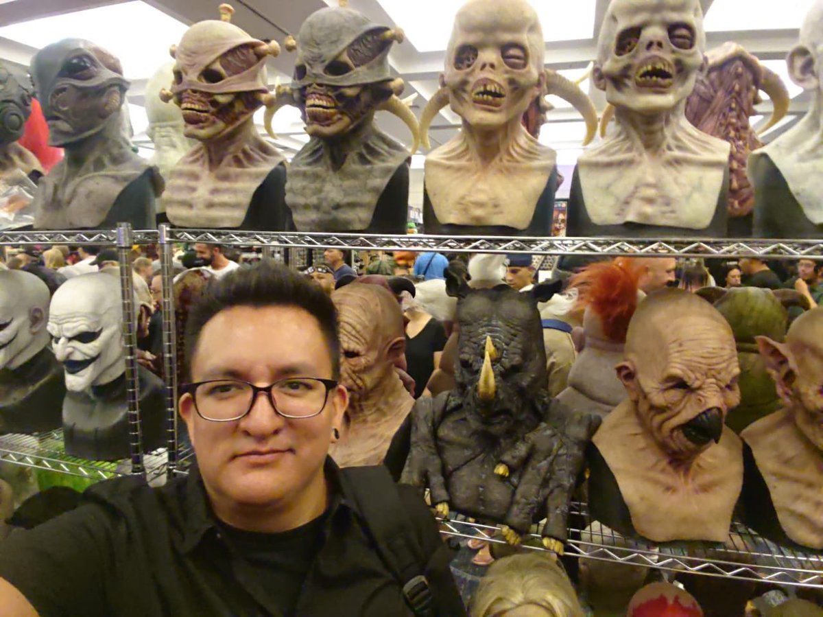 Gofxstudio's tweet photo. Ya estamos en @MONSTERPALOOZA1  no olviden darnos follow para enterarte de todo lo qué nuevo de #fx y #caracterización 

#gofxteam #garosculptor #garofx #garo #specialmakeupeffects #smfx #makeupfx #cursofx #fxmakeupartist #fxmakeup #mfx #follow #gofxstudio https://t.co/6LGMeWDKeG