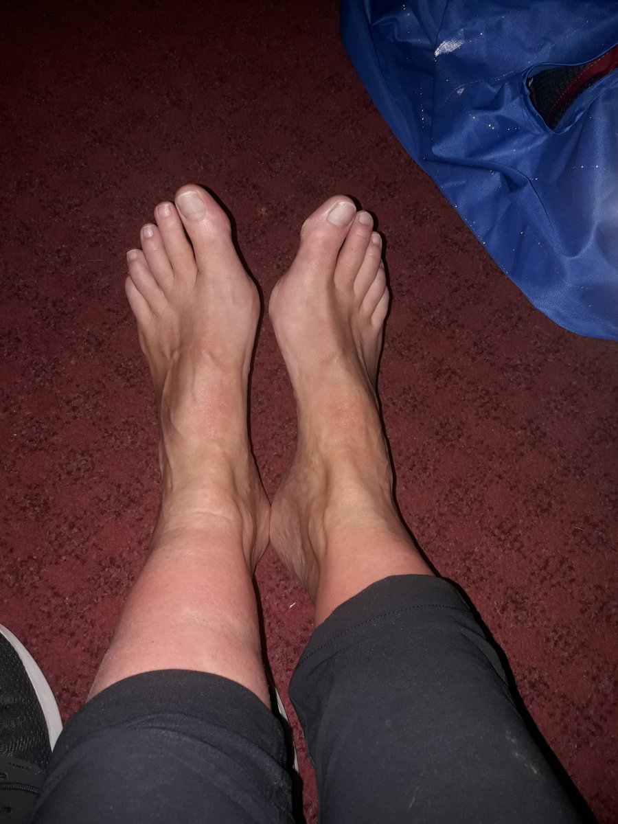 CathToovey's tweet photo. @Jess_grayson Hot stinky feet!! https://t.co/JxexMHCex1