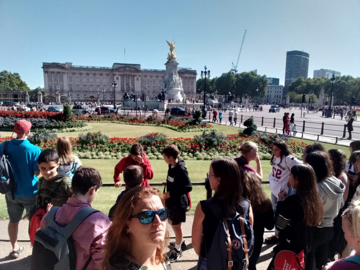 DiscipulasLeon's tweet photo. Hoy hemos pasado el día en Londres y, como hemos aprovechado mucho el tiempo, estamos agotados! ☺🇬🇧#Ramsgate2019 https://t.co/tAQTXVG1mB